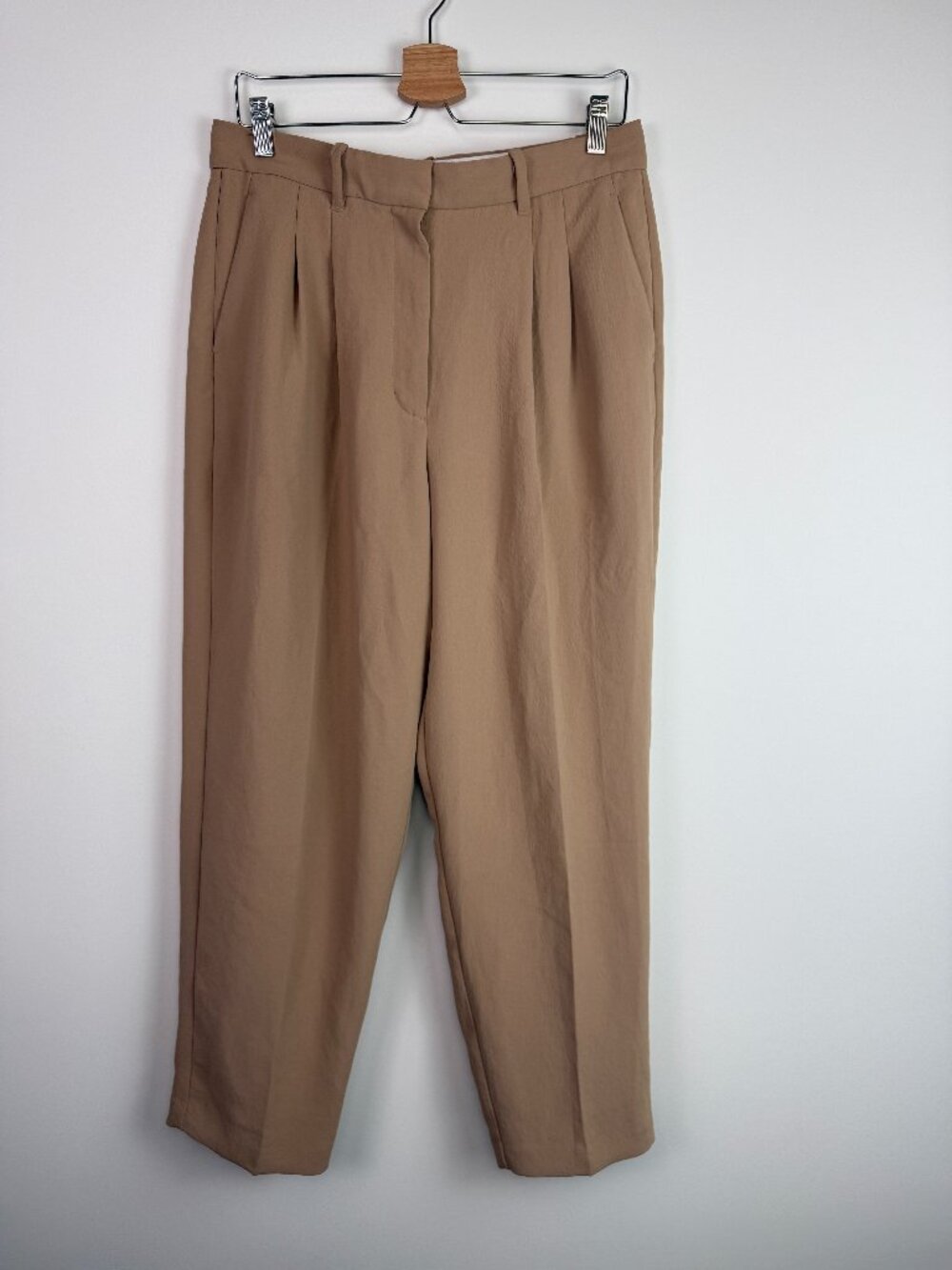 Aritzia Wilfred Carrot High Rise Pleats Pant Beige Tan 12